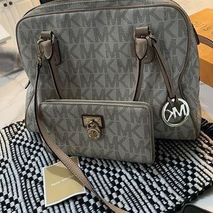 Purse and wallet Michael kors